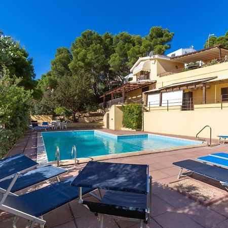 Aetos Home With Shared Swimming Pool - Porto Pino Hill Экстерьер фото