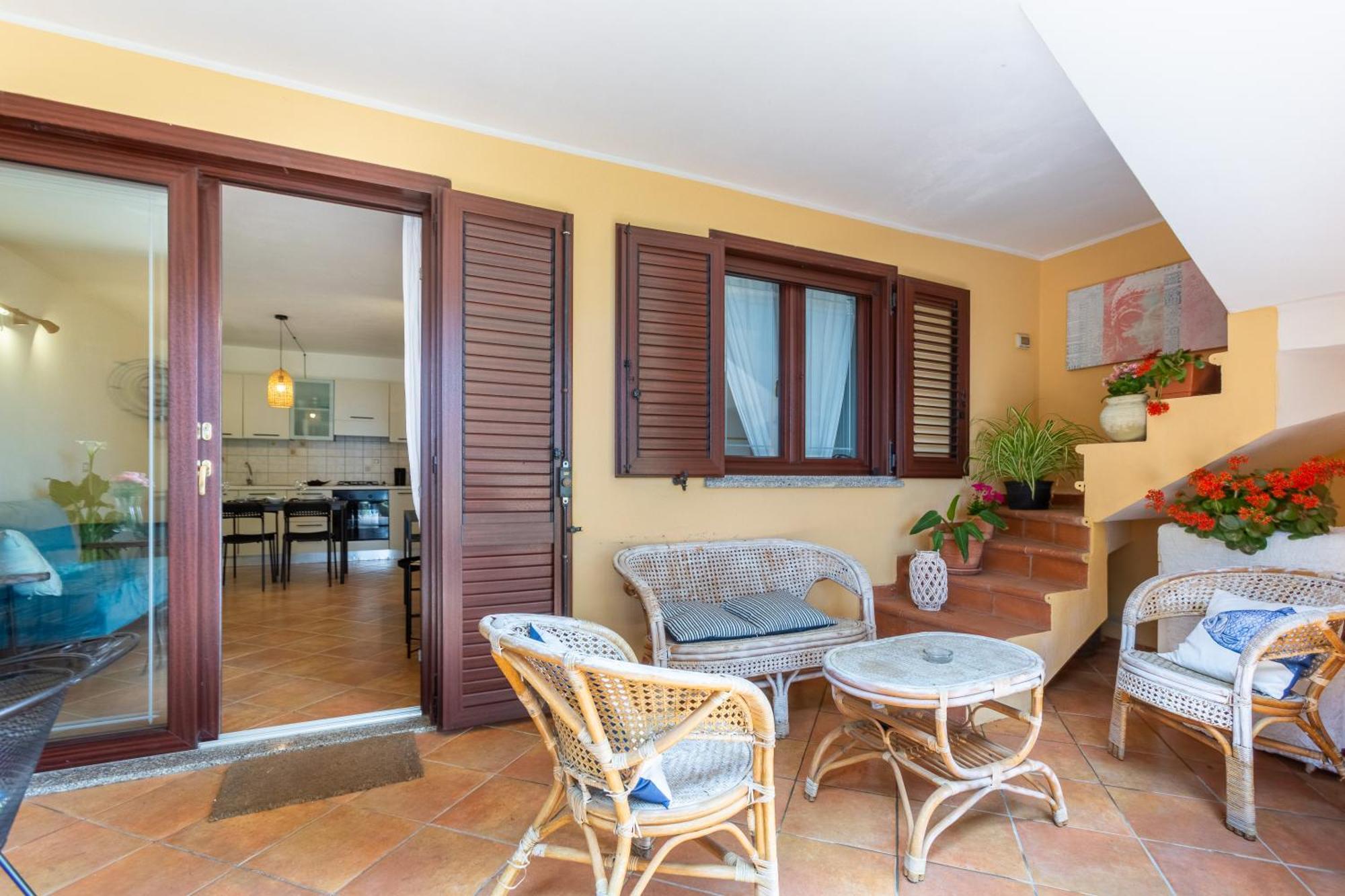 Aetos Home With Shared Swimming Pool - Porto Pino Hill Экстерьер фото